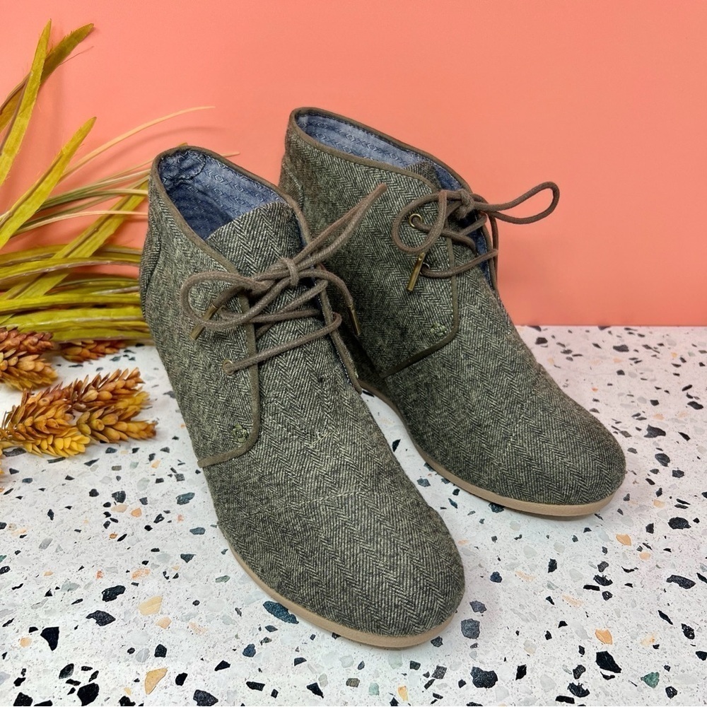 TOMS Desert Gray Tweed Women’s Lace Up Wedge Ankle Booties Sz 11